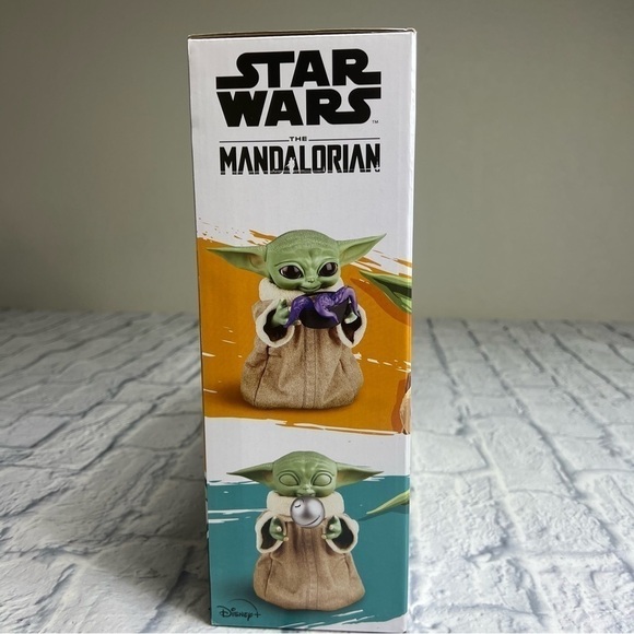 Star Wars Galactic Snacking Grogu, baby Yoda , The Child - Picture 8 of 11